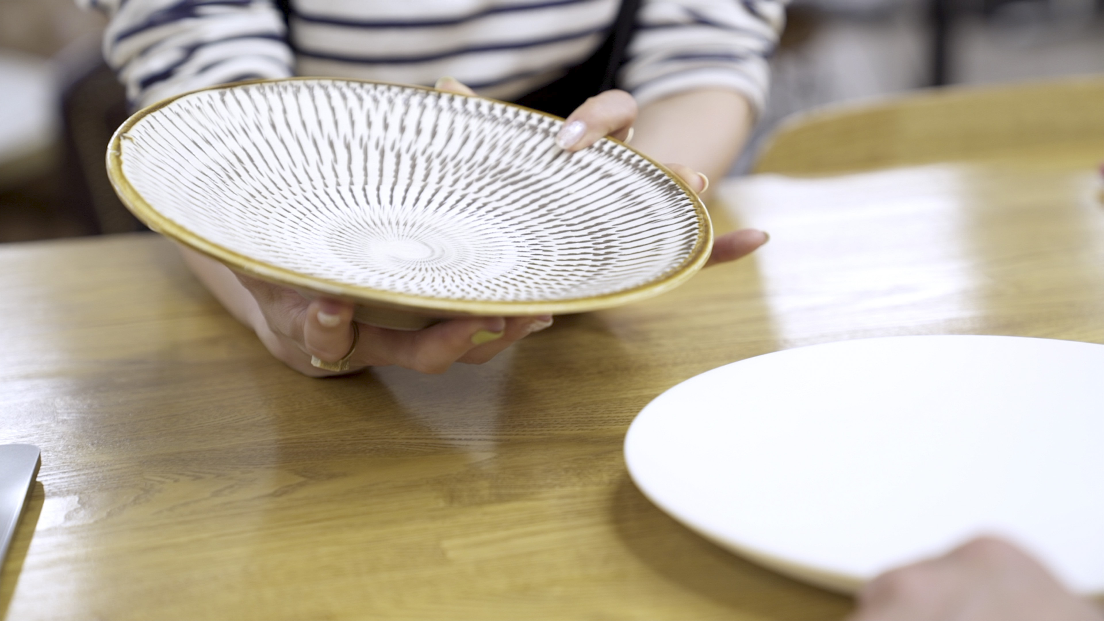 DINING+